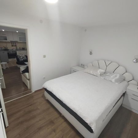 Apartmán Bilja'S House Ni Exteriér fotografie