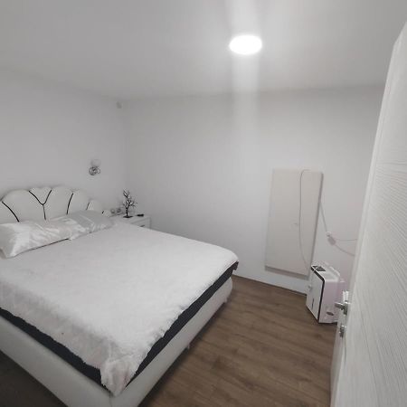 Apartmán Bilja'S House Ni Exteriér fotografie